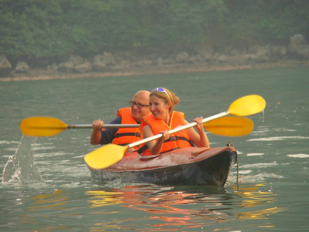 Garden Bay Premium Cruise Hotell Ha Long Eksteriør bilde